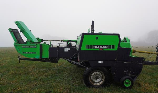 Hårdpress - Deutz-Fahr - HD 440, med originalbalkastare BS 345