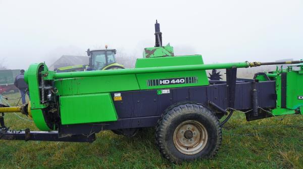 Hårdpress - Deutz-Fahr - HD 440, med originalbalkastare BS 345