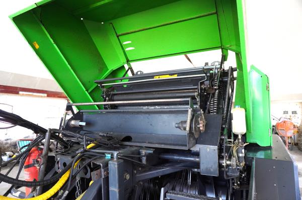 kombipress - Deutz-Fahr - MP 130, årsmodell 2002. 34.100 baler