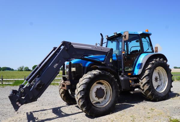 Traktor - New Holland - 8160, årsmodell 1998, lastare Ålö Quicke Q65. 7.564 timmar