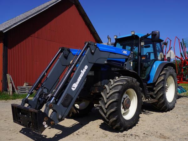 Traktor - New Holland - 8160, årsmodell 1999, Ålö Quicke Q65. 8.532 timmar.