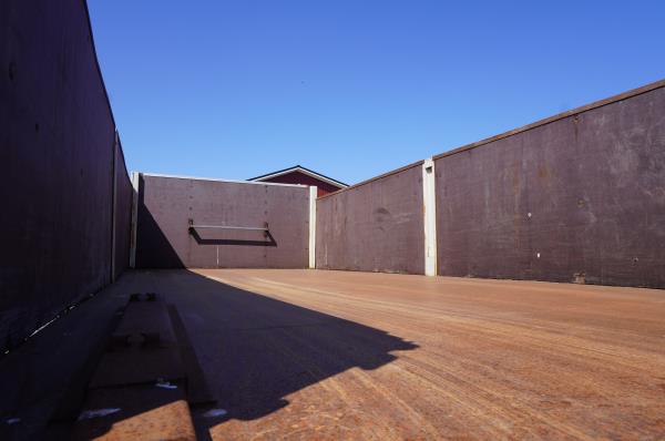 Boggievagnar - bromsad. Mått chassi flak 5,8 x 2,4 m. Fd. lastbil